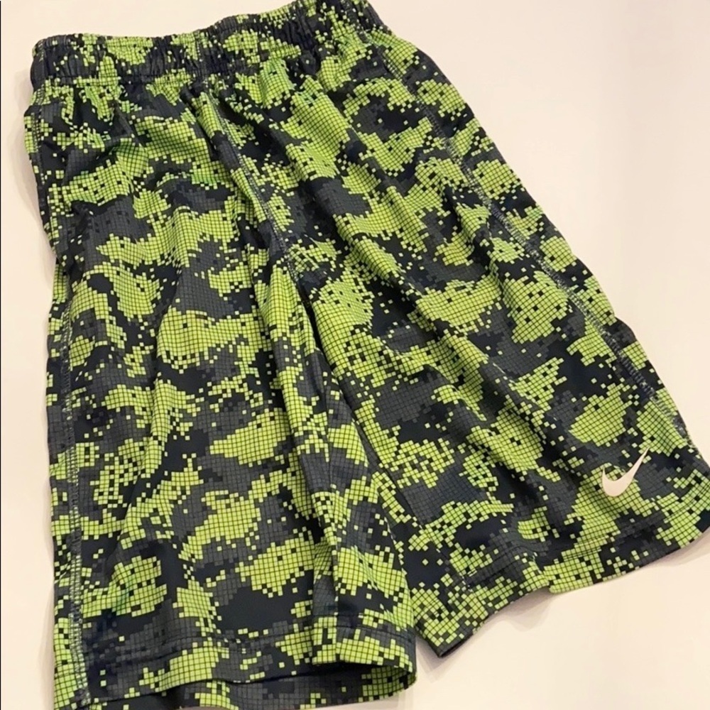 Nike Dri-Fit Shorts Green and Black Size Boys M